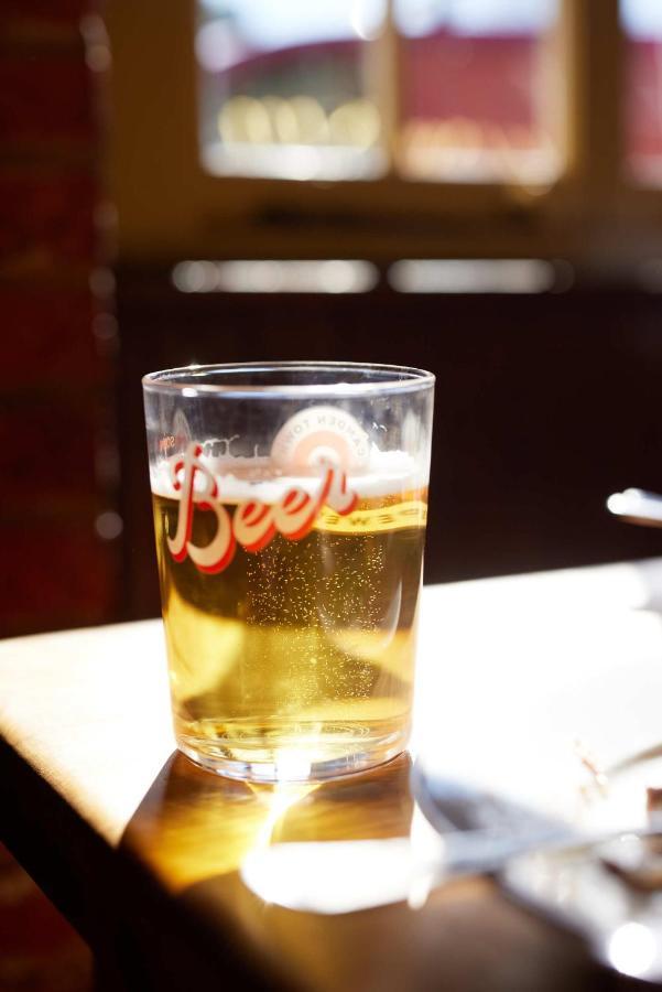 The Queen'S Head Broad Chalke Luaran gambar